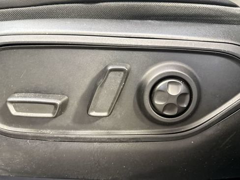 Used 2022 Jeep Grand Cherokee L Laredo AWD/4WD image 21