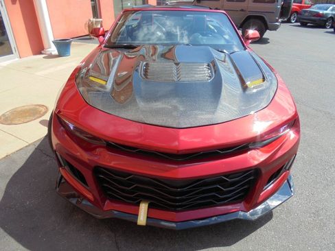 Used 2017 Chevrolet Camaro LT RWD image 7