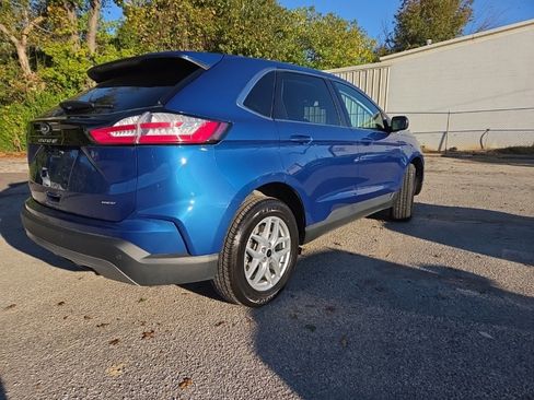 Used 2024 Ford Edge SEL image 6