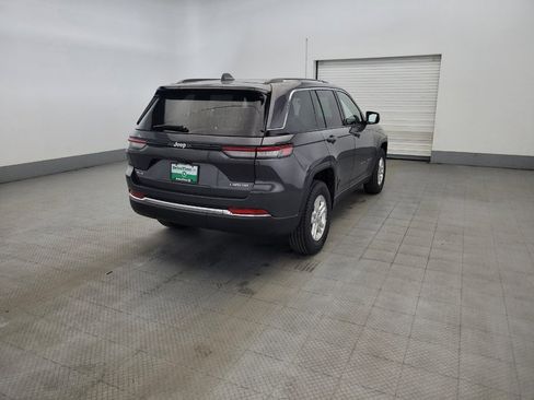 Used 2022 Jeep Grand Cherokee Laredo w/ Luxury Tech Group I AWD/4WD image 9