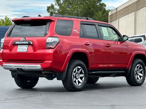 Used 2023 Toyota 4Runner TRD Off-Road Premium w/ Moonroof Package AWD/4WD image 2