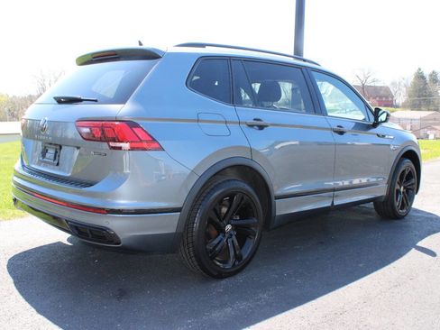Used 2023 Volkswagen Tiguan SE R-Line image 4