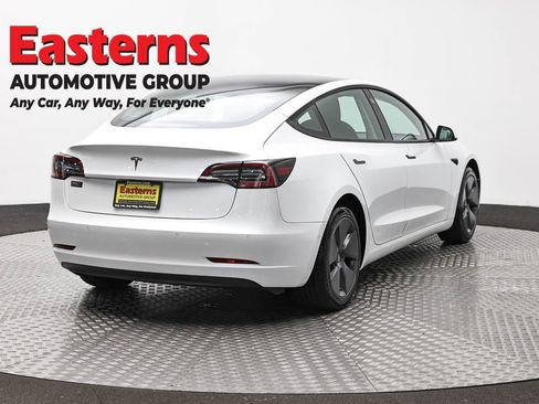Used 2022 Tesla Model 3 Standard Range image 5