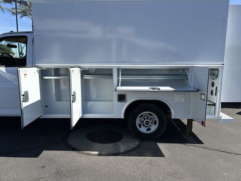 New 2025 GMC Savana 3500 w/ Power Convenience Package image 24