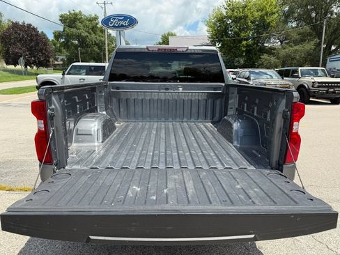 Used 2020 Chevrolet Silverado 1500 Custom w/ Custom Value Package AWD/4WD image 11