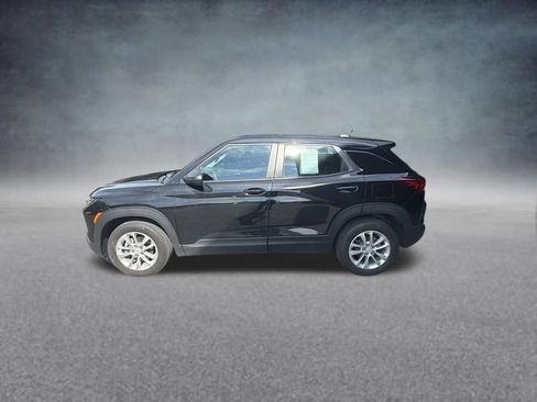 Used 2024 Chevrolet TrailBlazer LS FWD image 2