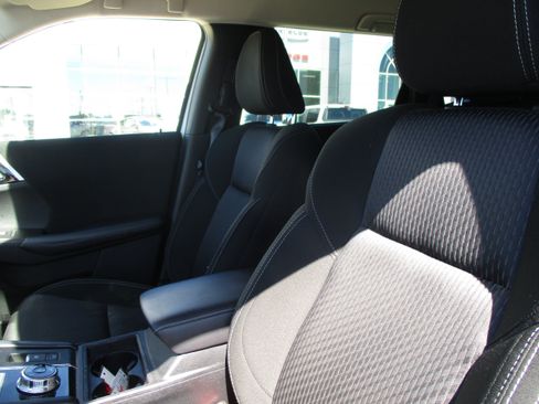 Used 2023 Mitsubishi Outlander ES AWD/4WD image 14