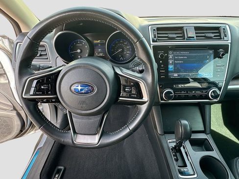 Used 2018 Subaru Outback 2.5i Limited w/ Popular Package #2 image 11