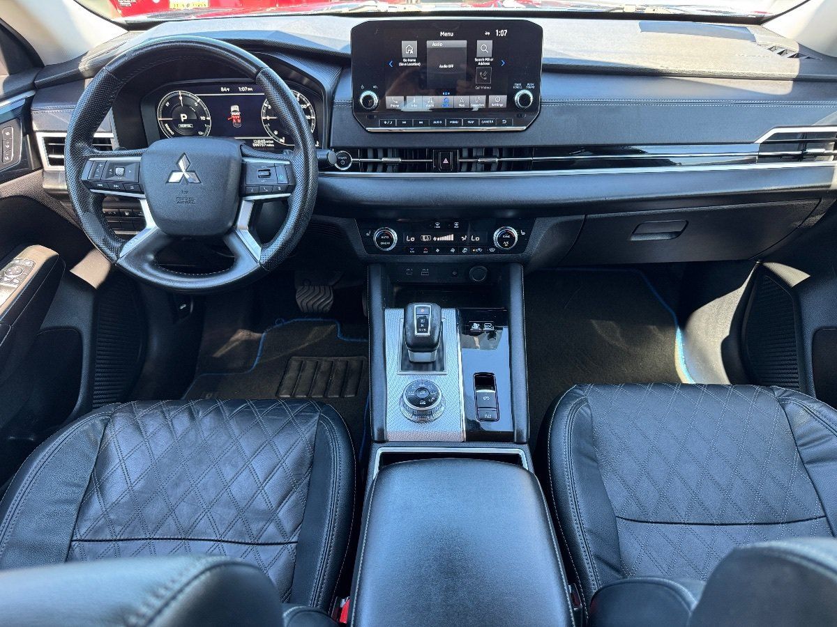 Used 2023 Mitsubishi Outlander SEL AWD/4WD image 24