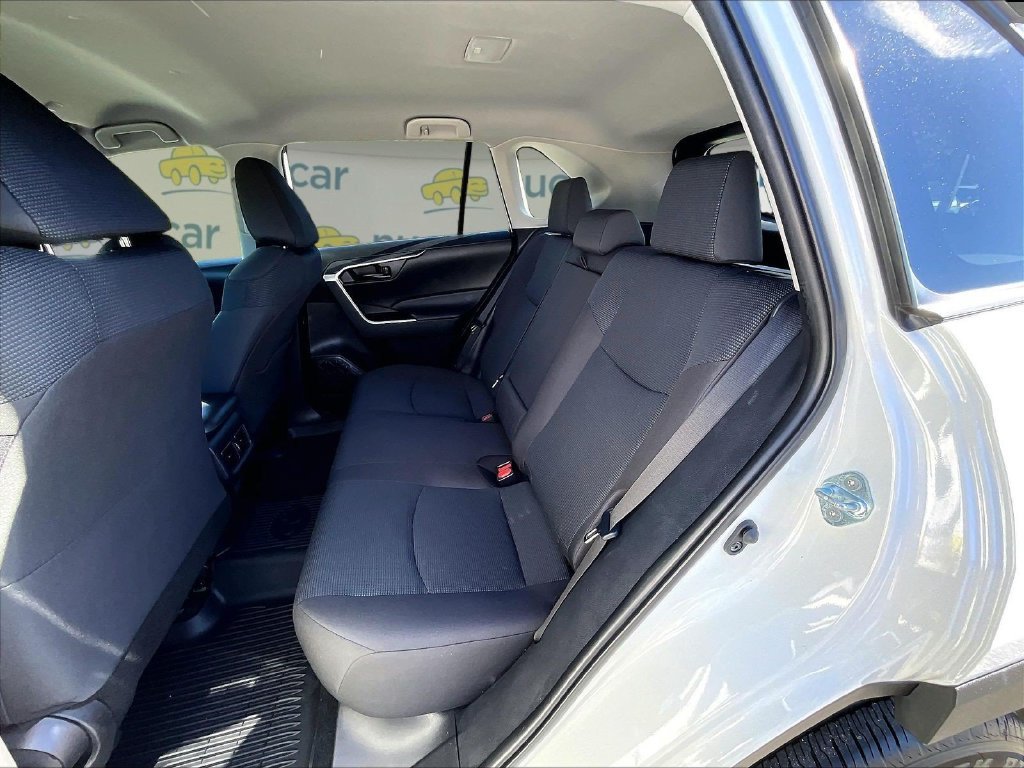 Used 2024 Toyota RAV4 LE AWD/4WD image 15