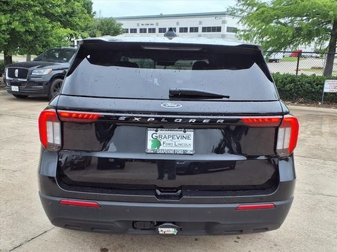 New 2026 Ford Explorer Active RWD image 5