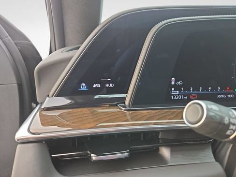 Certified 2024 Cadillac Escalade Sport Platinum w/ LPO, ONYX Package AWD/4WD image 19