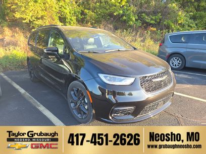 Used 2025 Chrysler Pacifica Limited