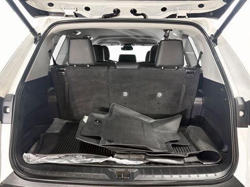 Certified 2024 Toyota Grand Highlander XLE image 10