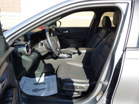 Used 2025 Chevrolet Trax RS w/ Driver Confidence Package FWD image 22