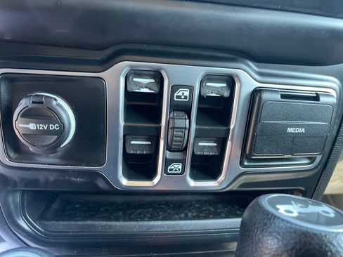 Used 2020 Jeep Wrangler Unlimited Sport S AWD/4WD image 17