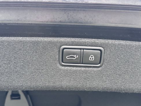 Used 2018 Genesis G80 3.3T Sport image 39