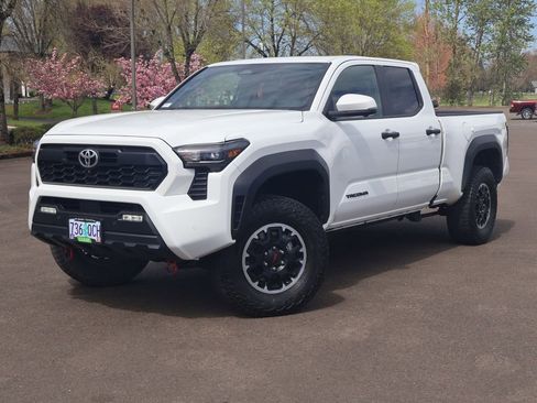 Used 2024 Toyota Tacoma TRD Off-Road w/ TRD Off Road Premium Package image 1