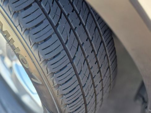 Used 2018 Ford Explorer XLT w/ Equipment Group 201A image 23