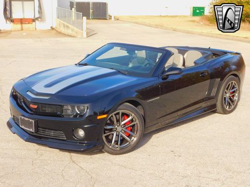 Used 2011 Chevrolet Camaro SS image 2