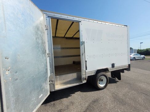 Used 2021 Ford E-450 and Econoline 450 Super Duty RWD image 31