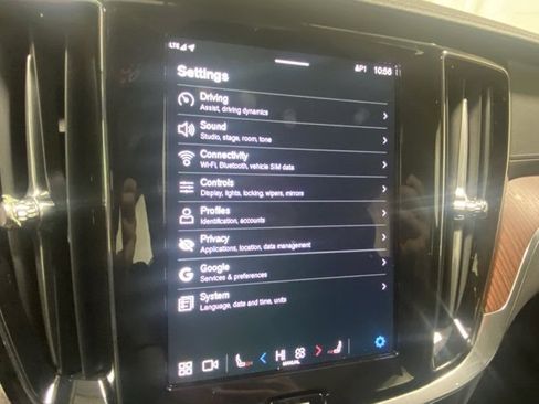 Used 2025 Volvo S60 T8 Ultra image 22