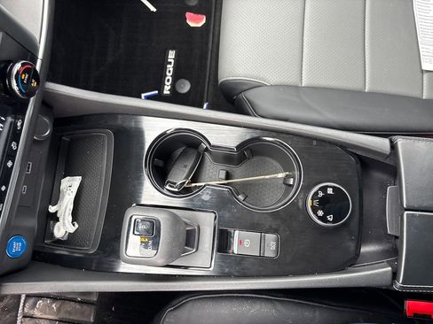 Used 2023 Nissan Rogue SV AWD/4WD image 13