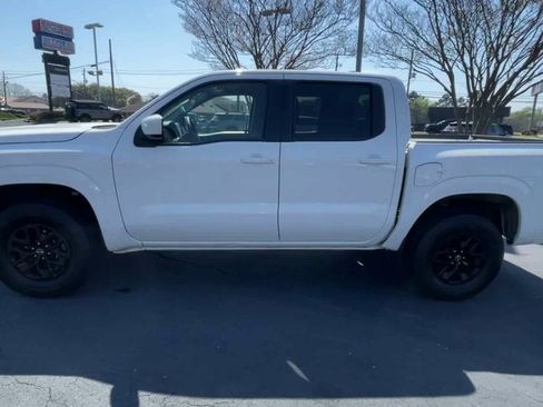 Used 2024 Nissan Frontier SV image 5