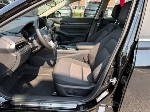 New 2026 Nissan Altima 2.5 SV w/ SV Special Edition Package FWD image 17