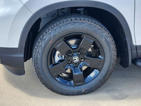 New 2026 Honda Ridgeline Black Edition image 8