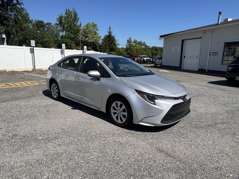 Used 2023 Toyota Corolla LE FWD image 6