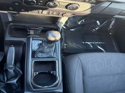 Used 2016 Toyota Tacoma TRD Off-Road image 34