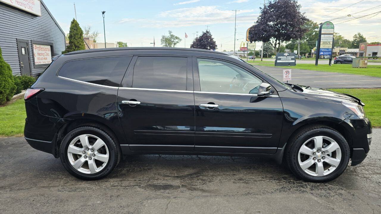 Used 2016 Chevrolet Traverse LT w/ Style and Technology Package FWD image 7