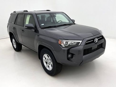 Used 2023 Toyota 4Runner SR5 Premium w/ Moonroof Package RWD image 2