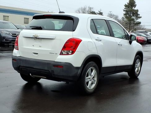 Used 2016 Chevrolet Trax LS w/ LPO, Cargo Package FWD image 5