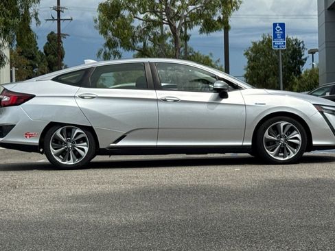 Used 2018 Honda Clarity Touring image 4