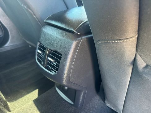 Used 2020 Ford Fusion SE FWD image 39
