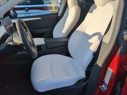 Used 2023 Tesla Model Y Long Range image 8