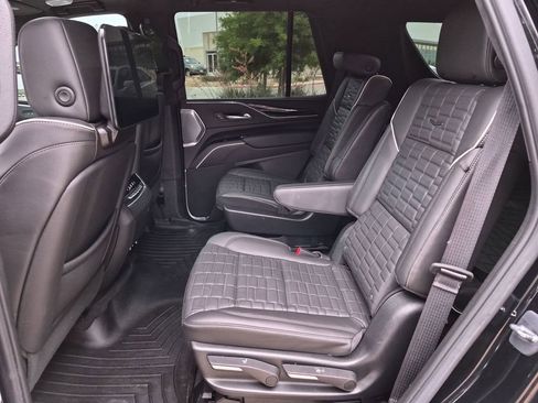 Used 2023 Cadillac Escalade V w/ Heavy-Duty Trailer Package image 39