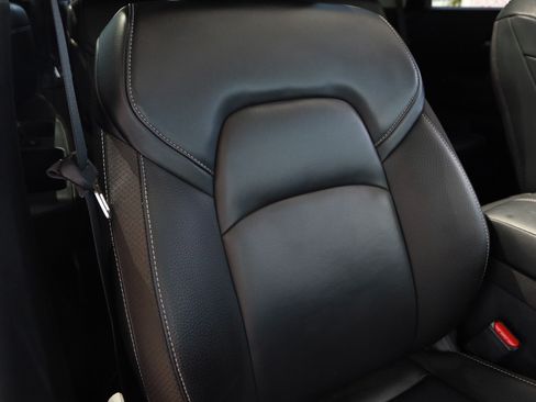 Used 2025 Nissan Pathfinder SL w/ SL Premium Package FWD image 29