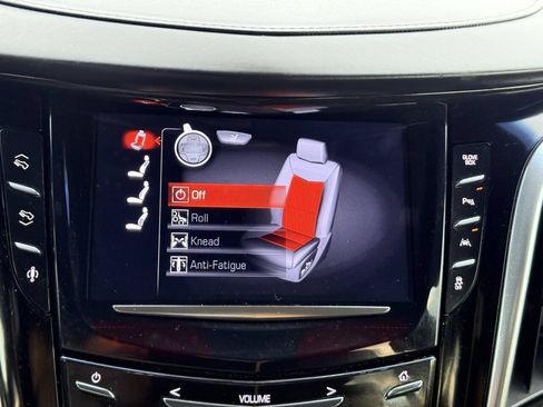 Used 2019 Cadillac Escalade Platinum RWD image 16