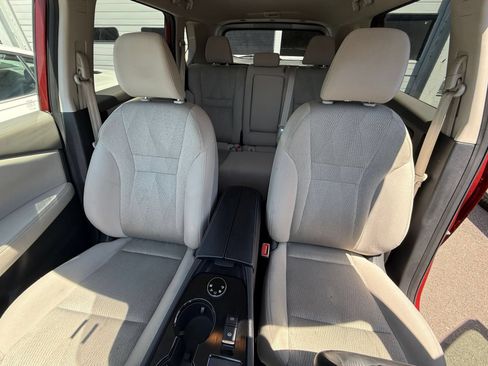 Used 2025 Nissan Rogue SV AWD/4WD image 38