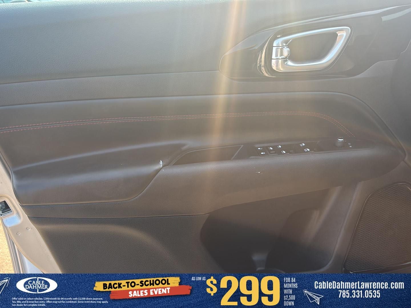 Used 2025 Jeep Compass Trailhawk AWD/4WD image 10