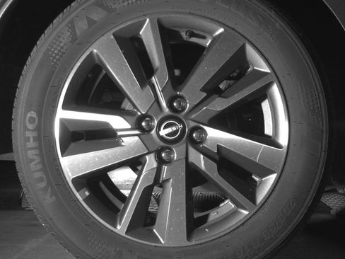 Used 2025 Nissan Versa SV FWD image 15