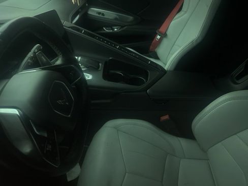 Used 2020 Chevrolet Corvette Stingray image 3