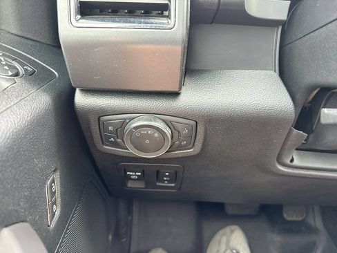 Used 2019 Ford F150 XLT w/ Equipment Group 302A Luxury AWD/4WD image 19