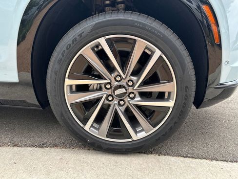 New 2026 Cadillac Vistiq Luxury AWD/4WD image 13