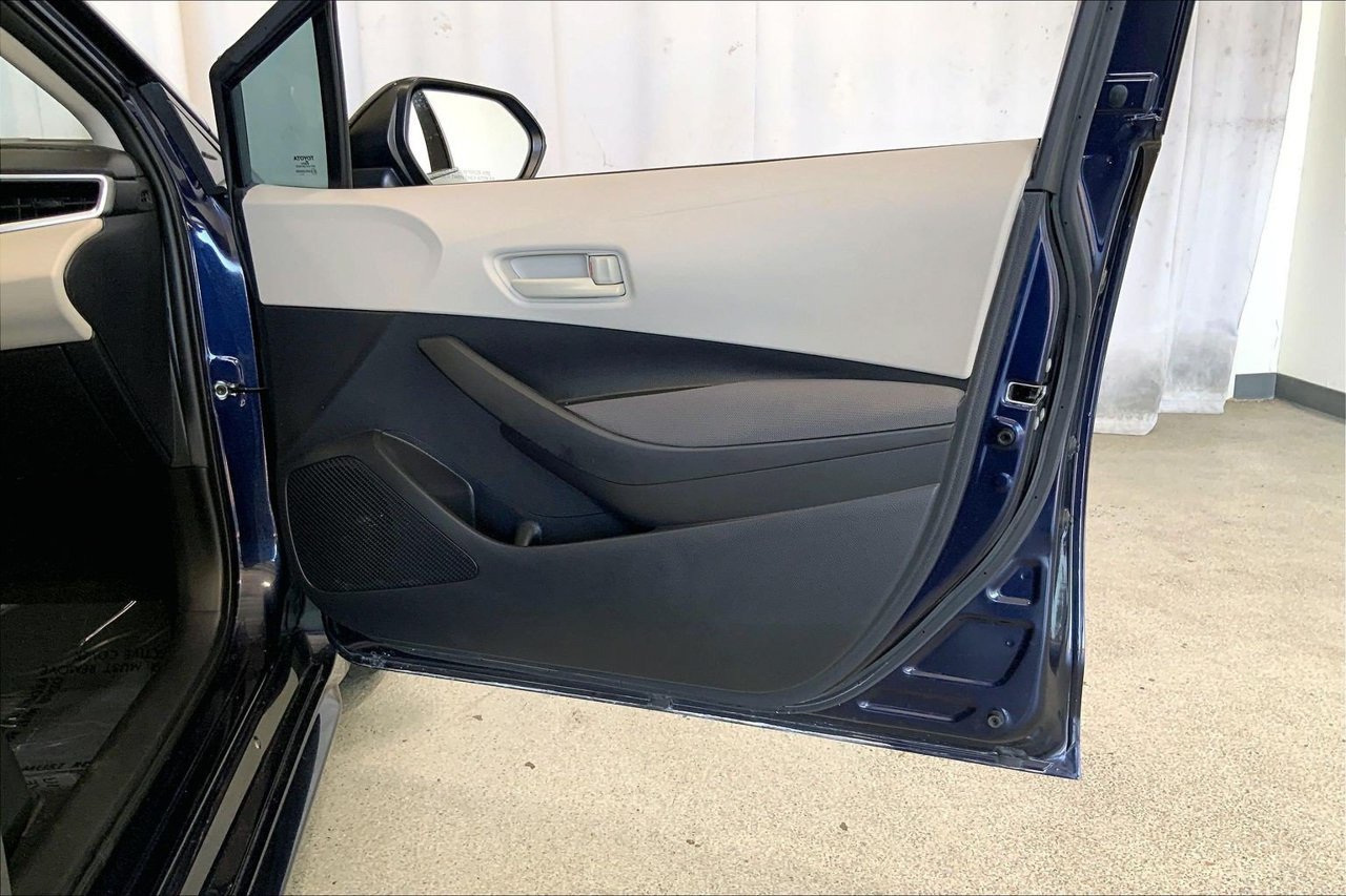Used 2022 Toyota Corolla LE FWD image 26
