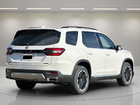 New 2026 Honda Pilot Touring image 5