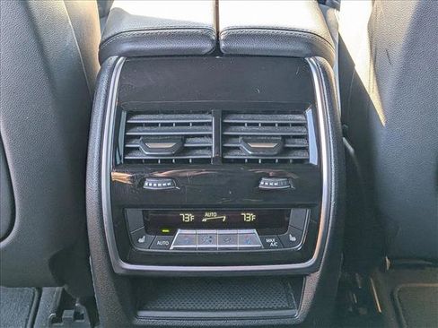 Used 2022 BMW X7 xDrive40i w/ M Sport Package image 17